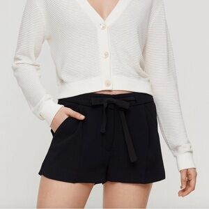 Aritzia Wilfred Exergue Short in Black, size 6